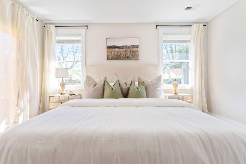 Holiday home Brand New Cozy Modern W/hot Tub+movieroom 7 Min From Uptown
