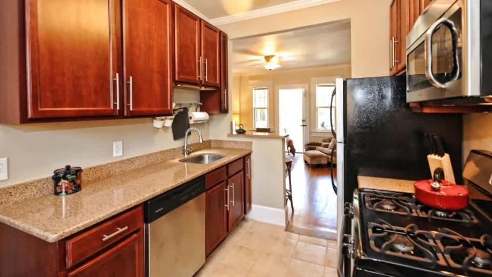 Chic 1 Bedroom Units Near Dilworth *