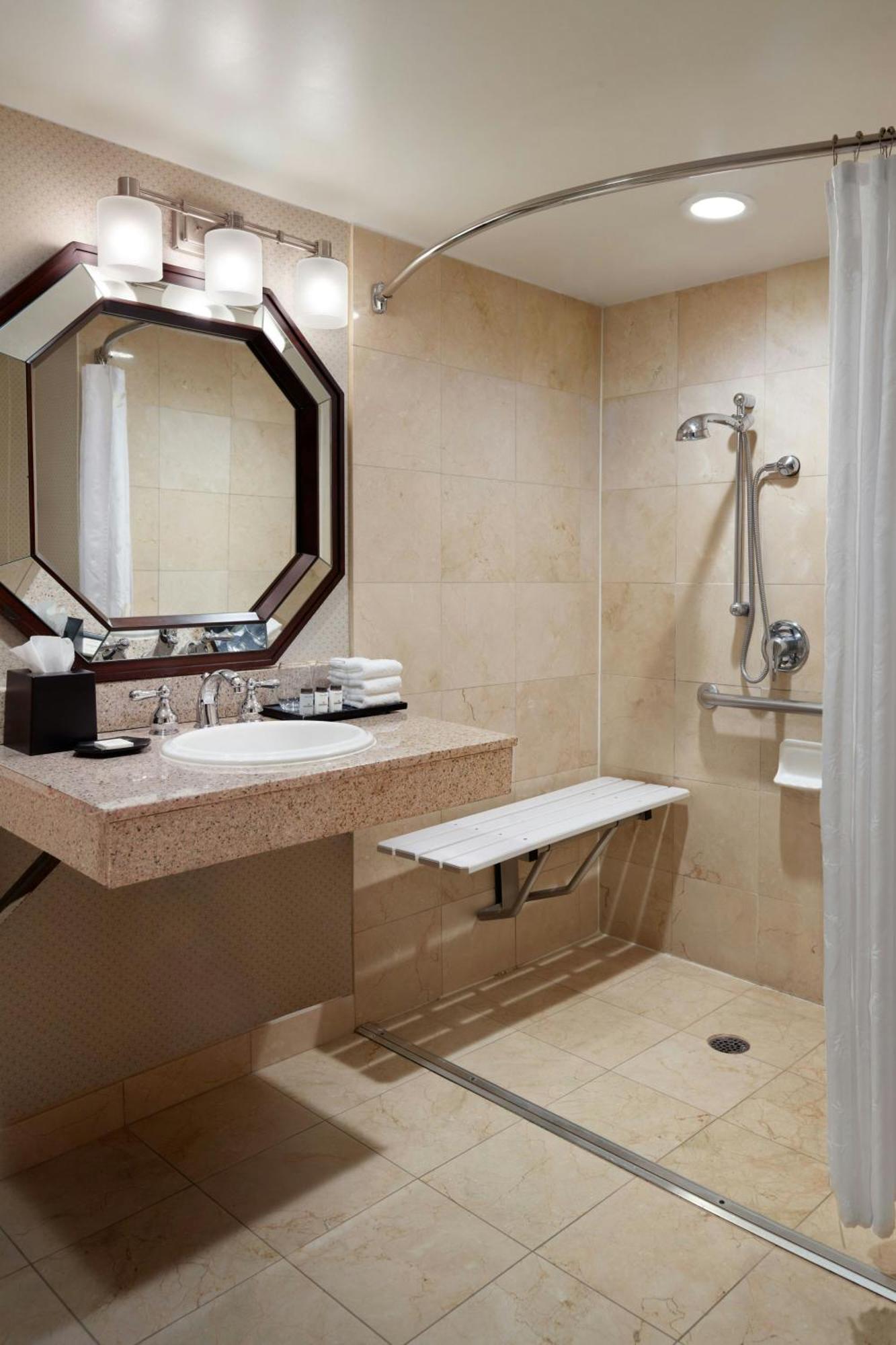 Hotel Sheraton Airport 4*