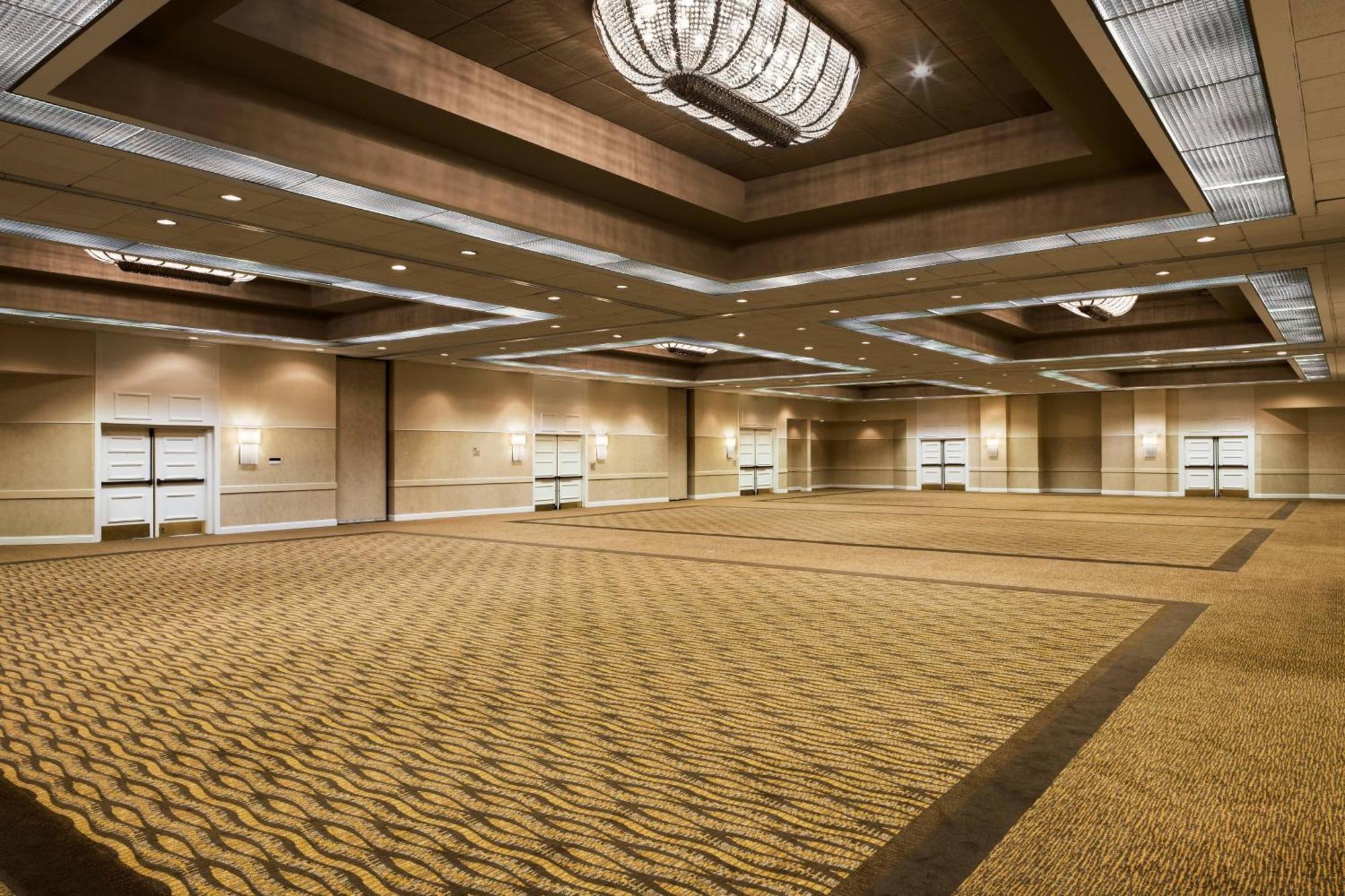 Sheraton Airport 4*
