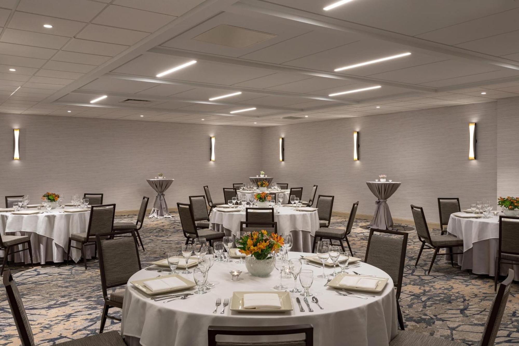 Hotel Sheraton Airport 4*