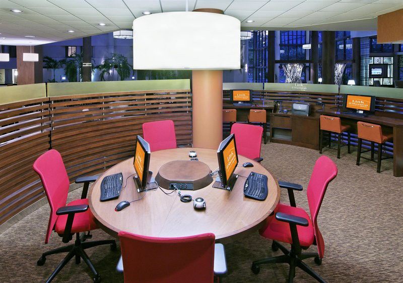 Hotel Sheraton Airport 4*