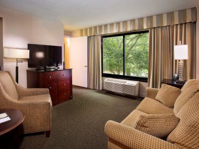 Doubletree By Hilton Airport Hotel