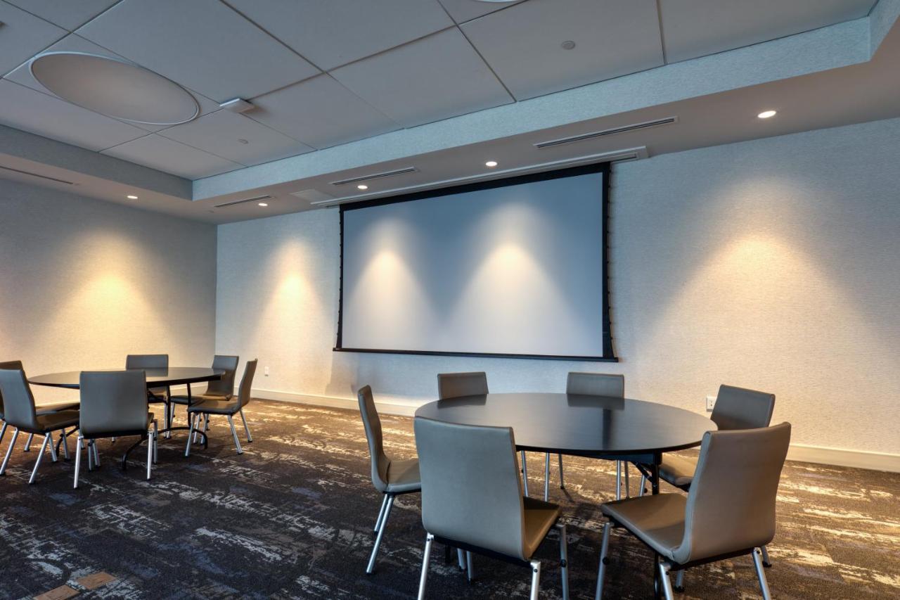 Express & - - South End By Ihg Hotel
