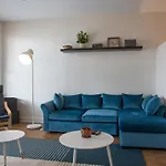 Studio And 1Br Apts By Frontdesk