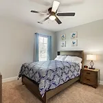 New!! Cozy Home In Charlotte, Near White Water Center, Uptown & Airport!