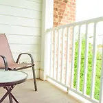 Serene Uptown 2Br And 2Ba Apartment