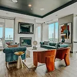 Frontdesk Skyhouse Apts Uptown Charlotte