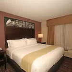 Holiday Inn Express & Suites Charlotte North By Ihg