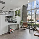 Spacious 2Bd - 5 Min Dt, Gym, Parking, W-D - Sleep 12