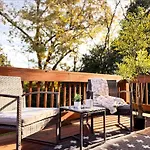 Newly Renovated! Lux 2-King Suite With Winter Deals!
