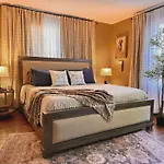 Newly Renovated! Lux 2-King Suite With Winter Deals!