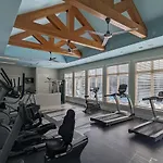 Two The Movies - Spacious Rooms - Sleeps 7 Instant Booking!