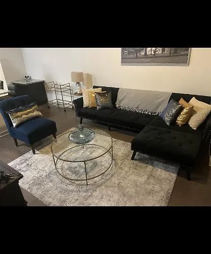 Luxurious 1Br Uptown Highrise/ Balcony With City View!
