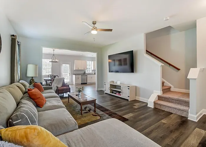 New!! Cozy Home In Charlotte, Near White Water Center, Uptown & Airport!