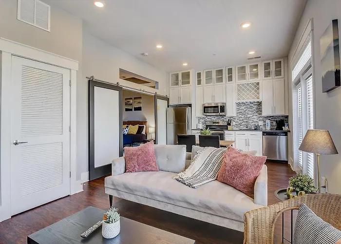 Frontdesk Village At Commonwealth Apts Plaza Midwood Charlotte