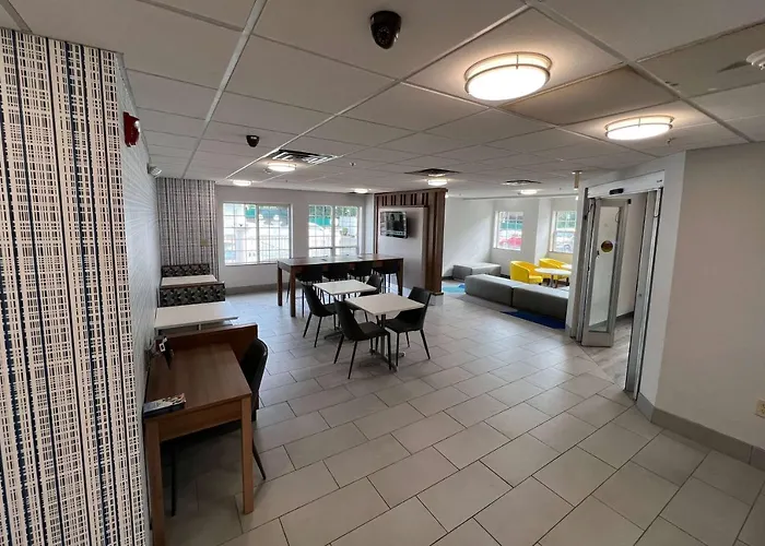 Microtel Inn & Suites by Wyndham Charlotte/Northlake