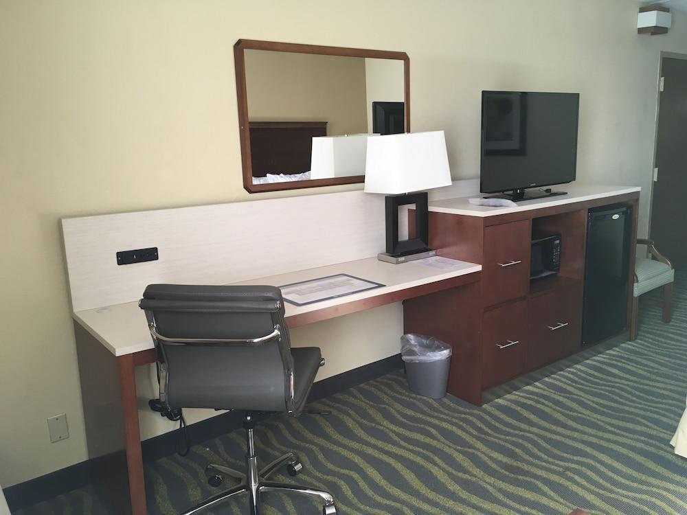 The Independence - Matthews Hotel 3*