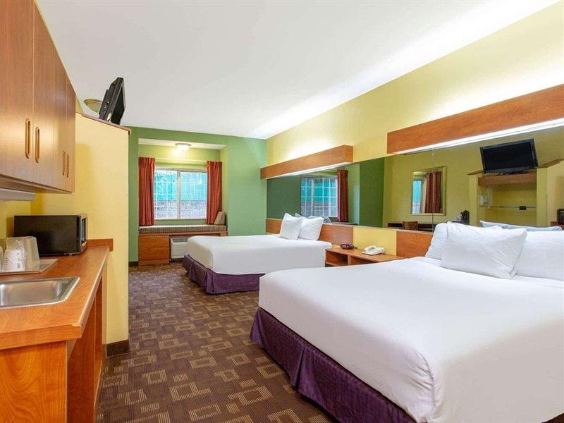 Hotel Microtel & By Wyndham Charlotte/northlake 2*