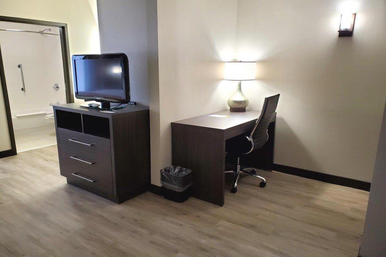 Comfort Northlake Hotel