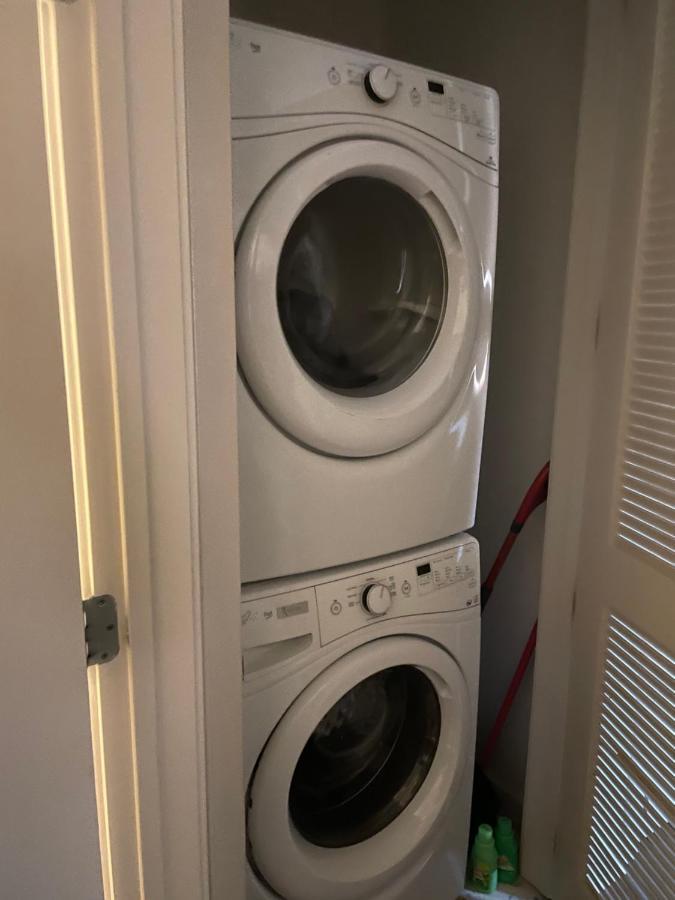 Luxurious 1br Uptown Highrise/ Balcony With View! * Charlotte