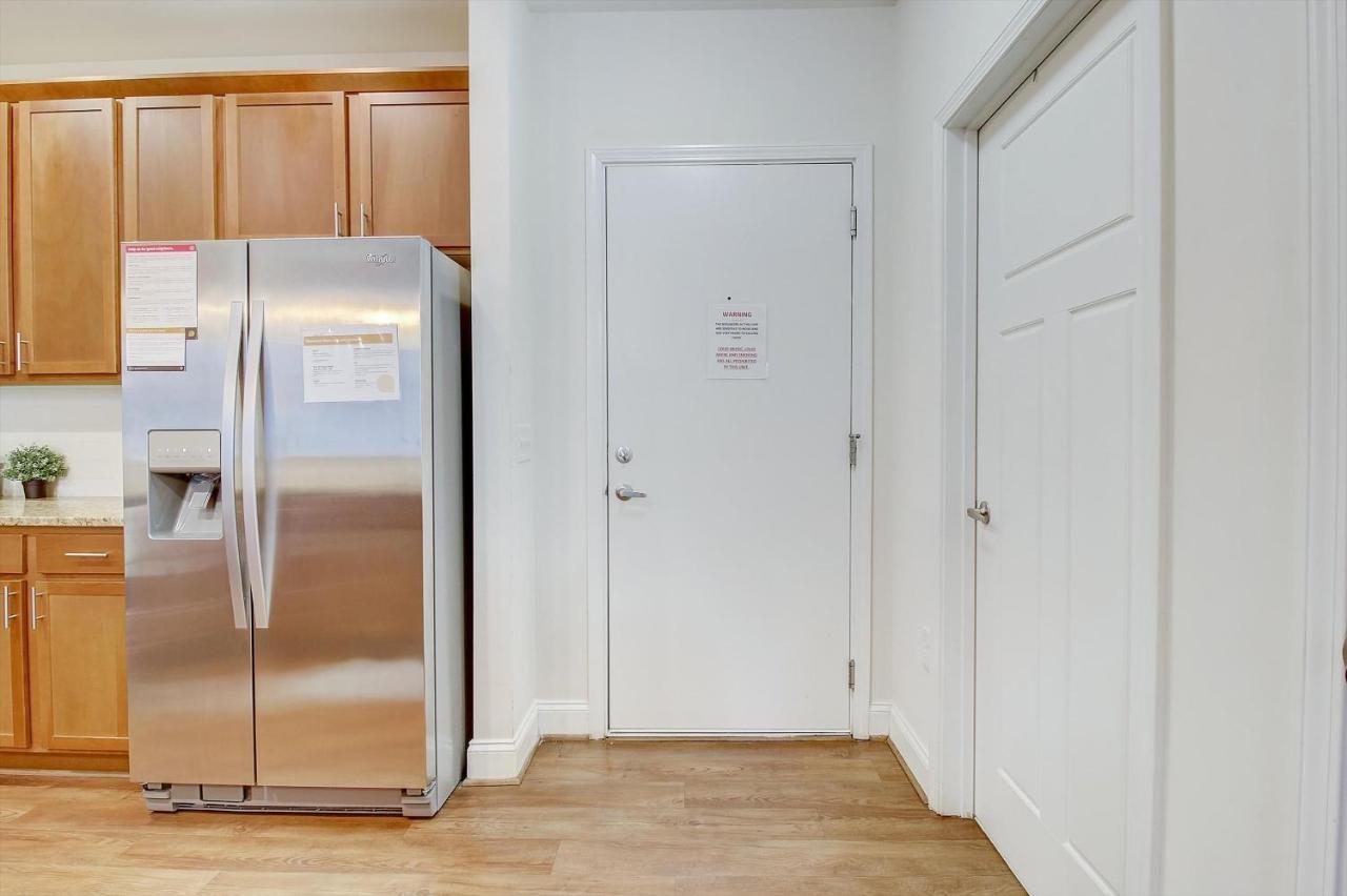 Frontdesk Plaza Midwood Apts Charlotte, Nc Apartment
