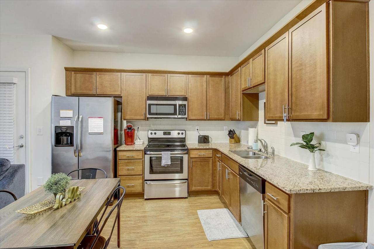 Studio And 1br Apts By Frontdesk Charlotte