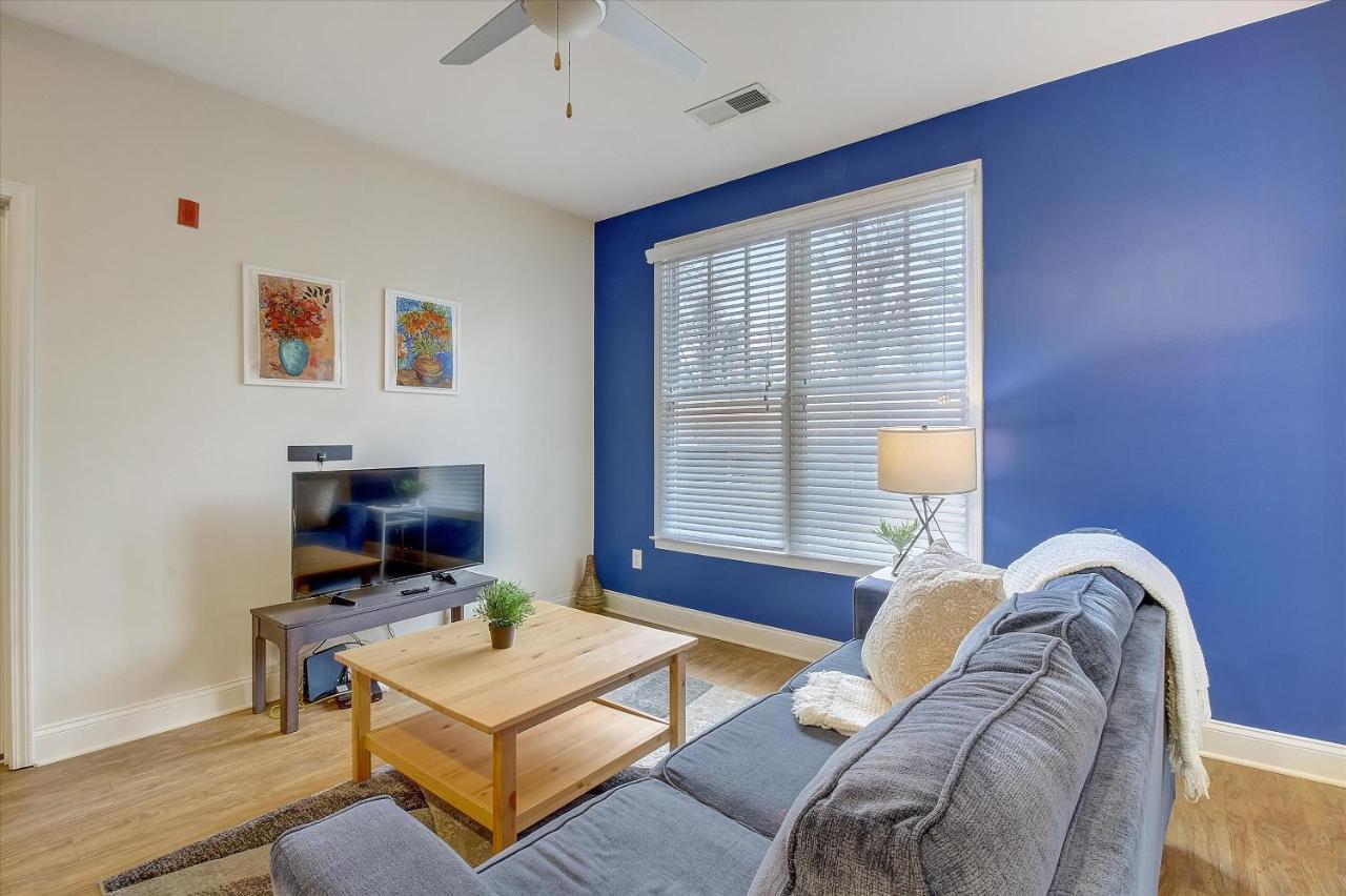 Studio And 1br Apts By Frontdesk Apartment Charlotte
