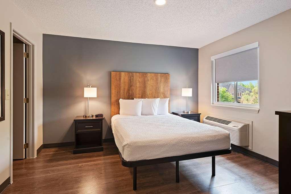 Extended America Select - - Place - E Mccullough Dr 2*