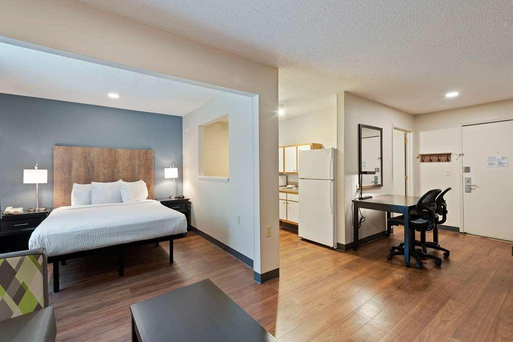 Extended America Select - - Place - E Mccullough Dr 2* Charlotte