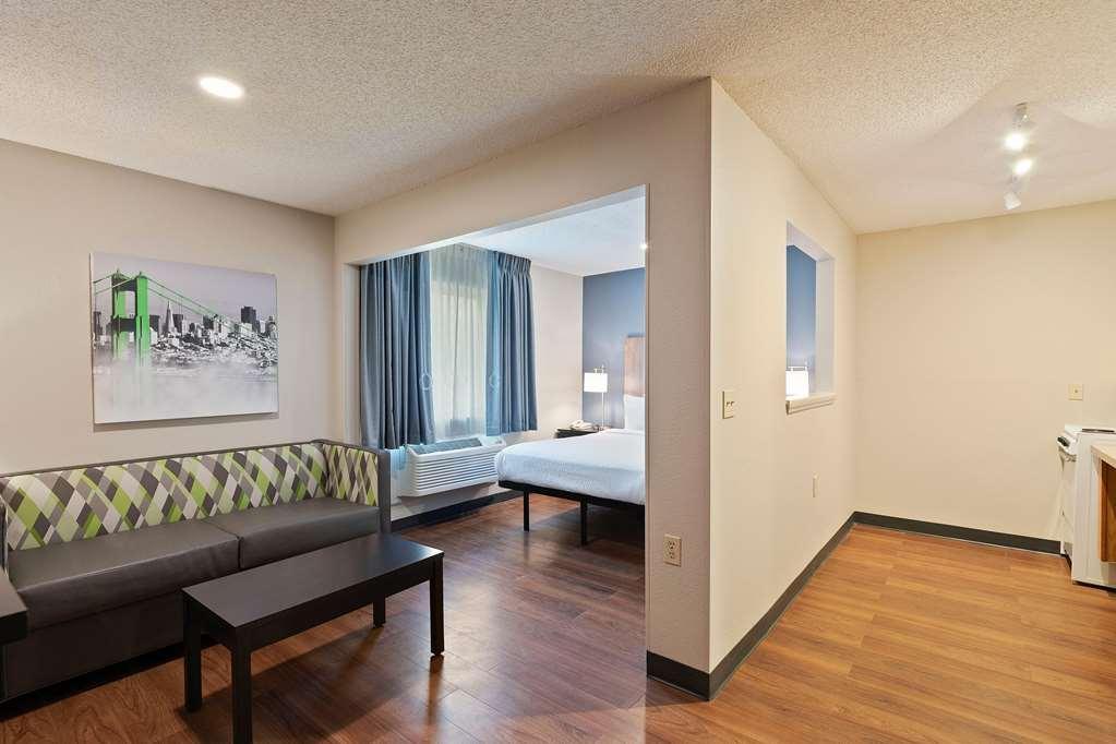 Extended America Select - - Place - E Mccullough Dr Charlotte