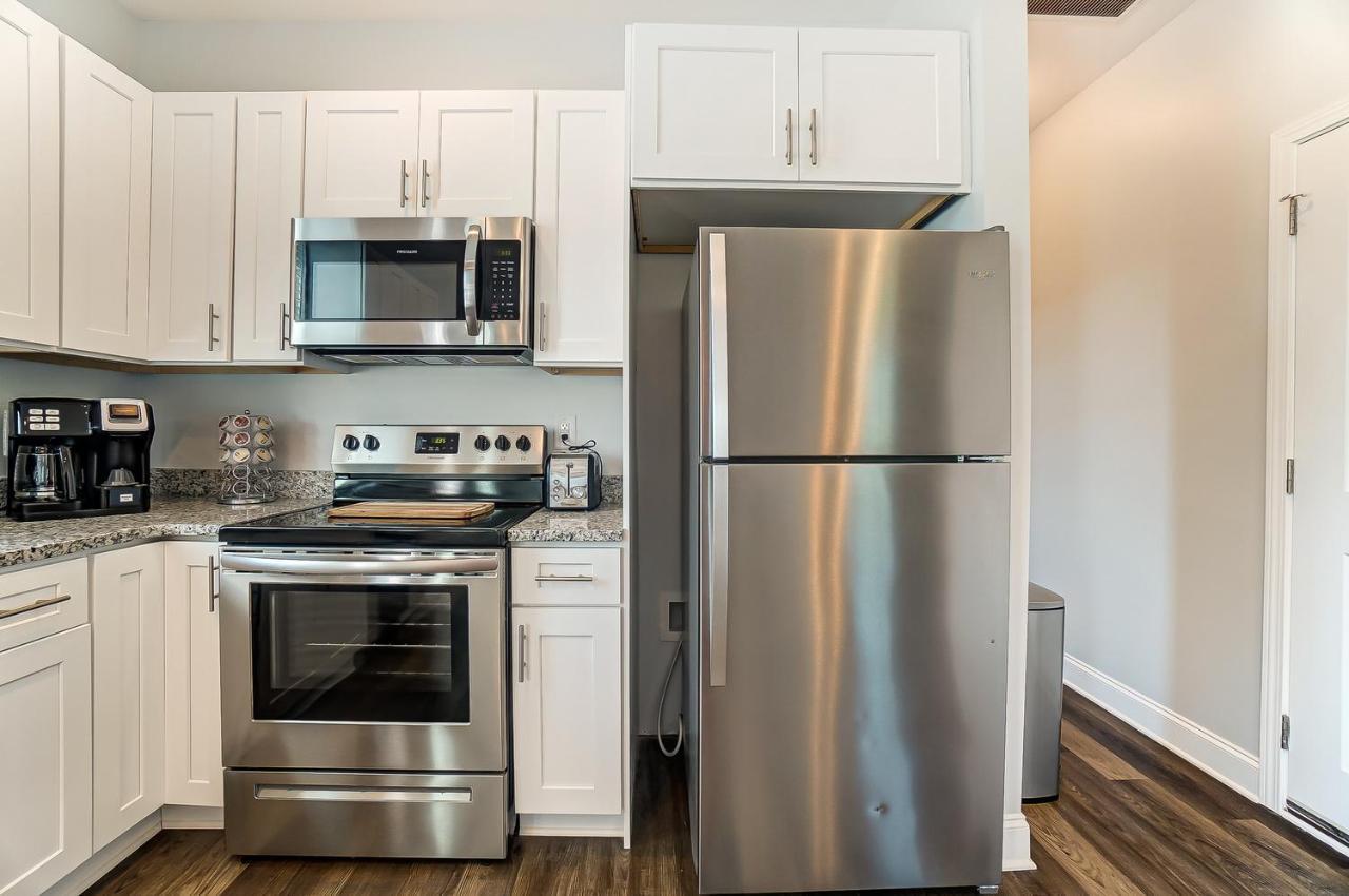 Holiday home New!! Cozy In Charlotte, Near White Water Center, Uptown & Airport! *
