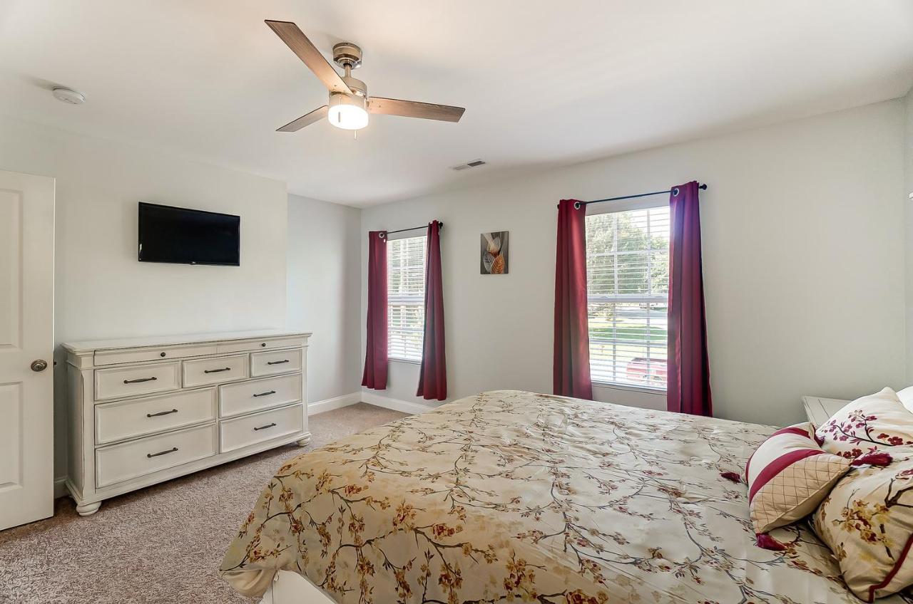 New!! Cozy In Charlotte, Near White Water Center, Uptown & Airport! *