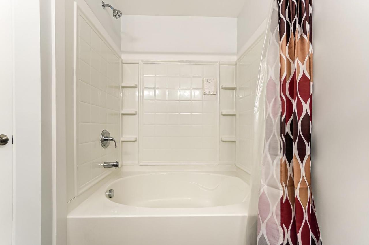 Holiday home New!! Cozy In Charlotte, Near White Water Center, Uptown & Airport! Charlotte