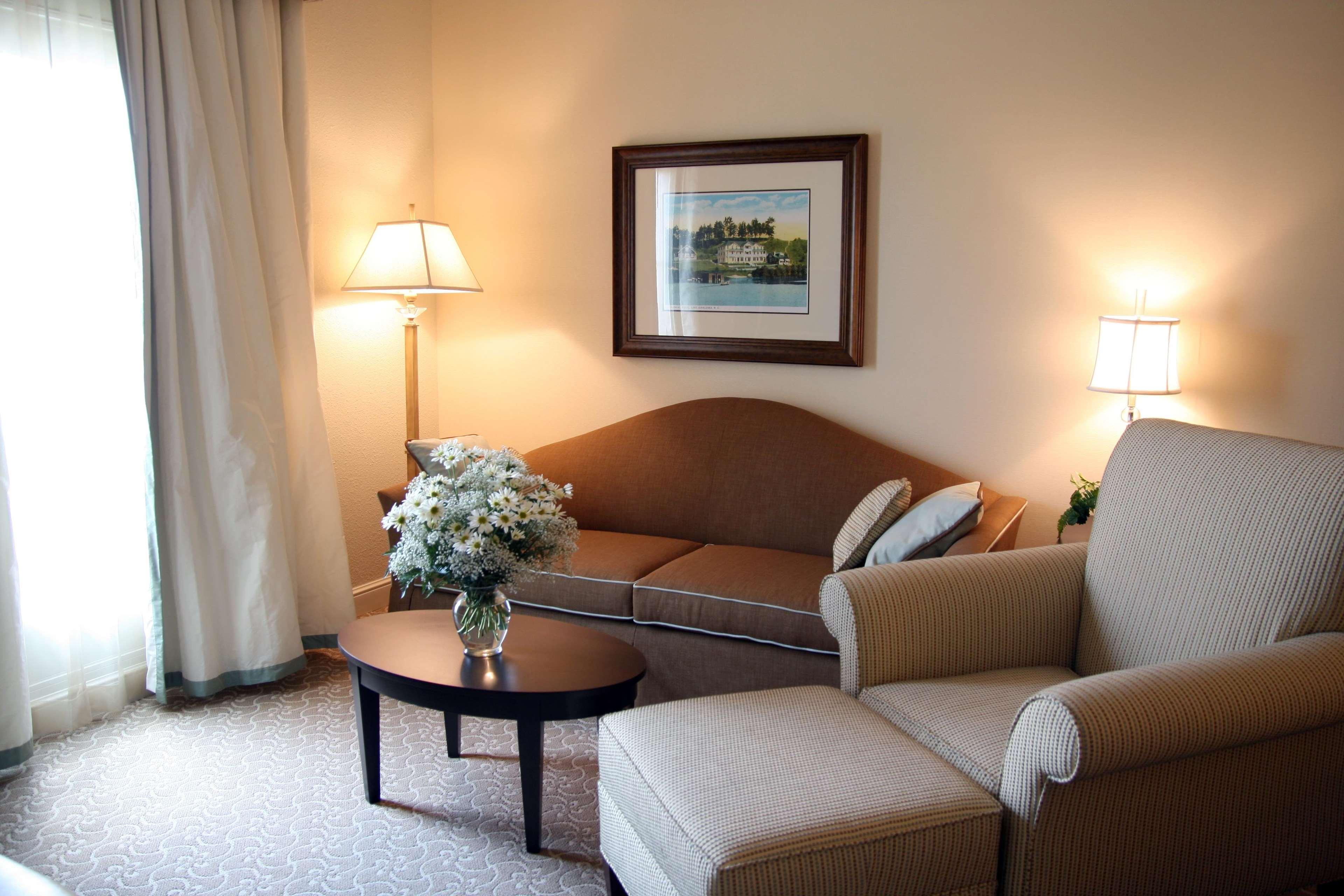 Hampton & South Park At Phillips Place Hotel Charlotte