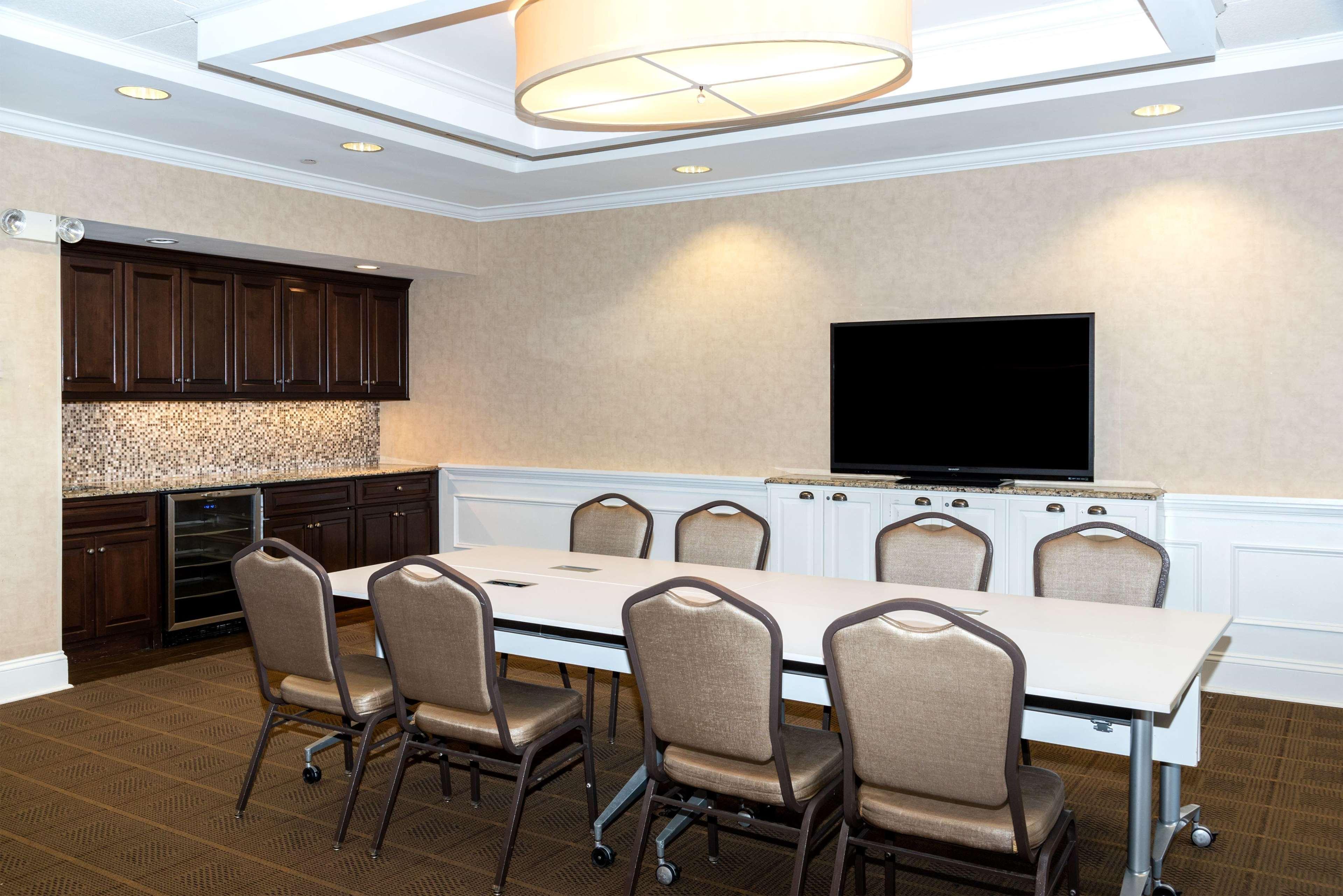 Hampton & South Park At Phillips Place 3* Charlotte