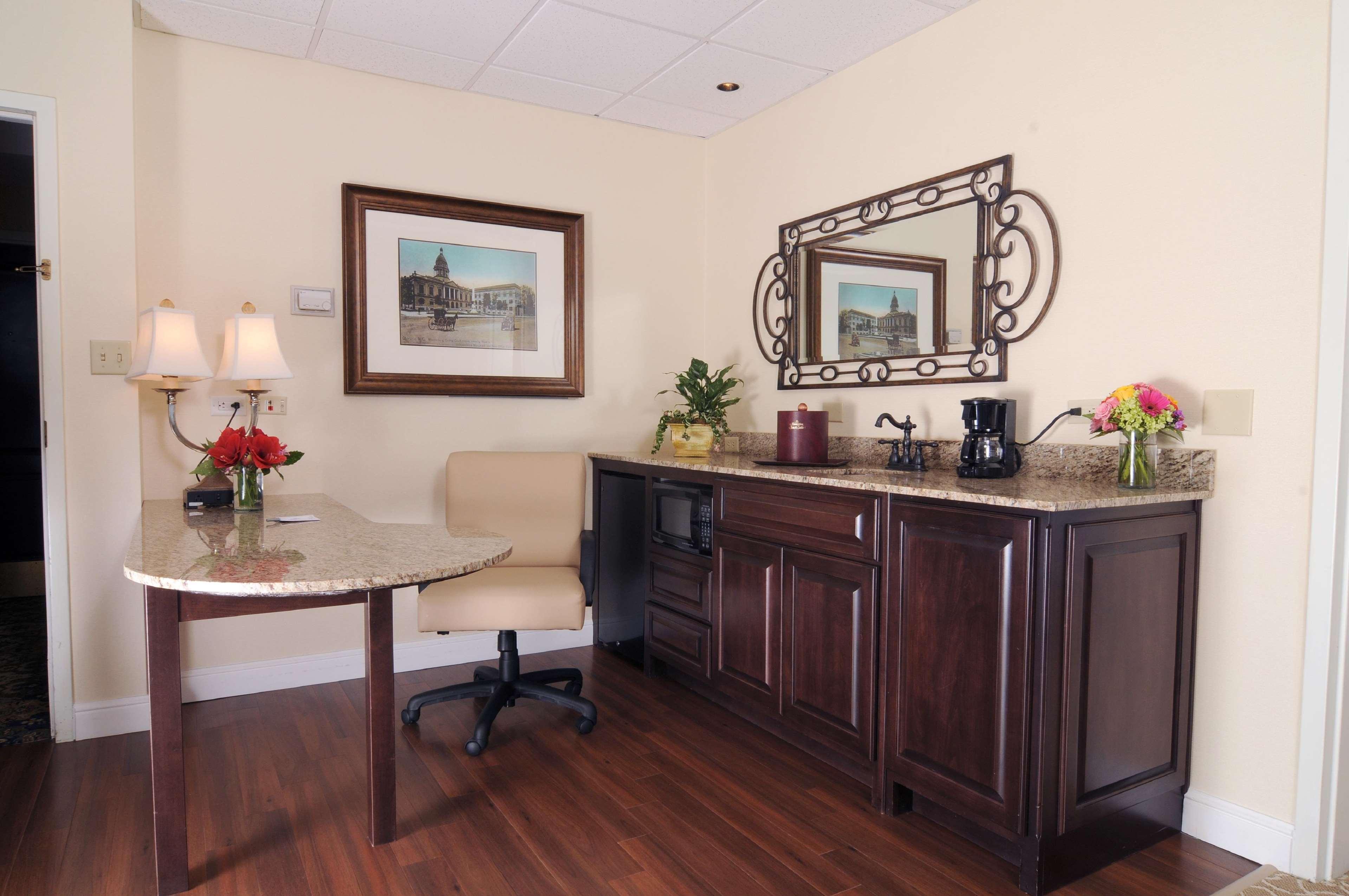 Hampton & South Park At Phillips Place 3*