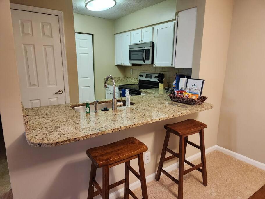 Uptown 2 Bedroom With Wi-fi