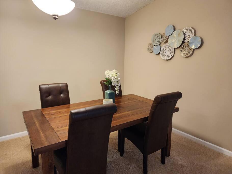 Uptown 2 Bedroom With Wi-fi Apartment