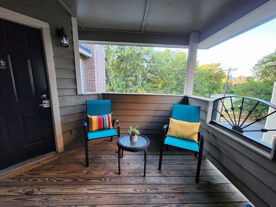 Uptown 2 Bedroom With Wi-fi Apartment *