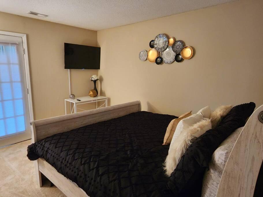 Uptown 2 Bedroom With Wi-fi Apartment