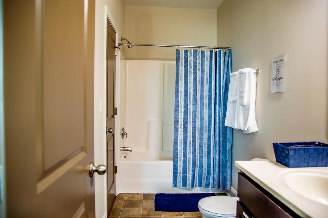 Serene Uptown 2br And 2ba *