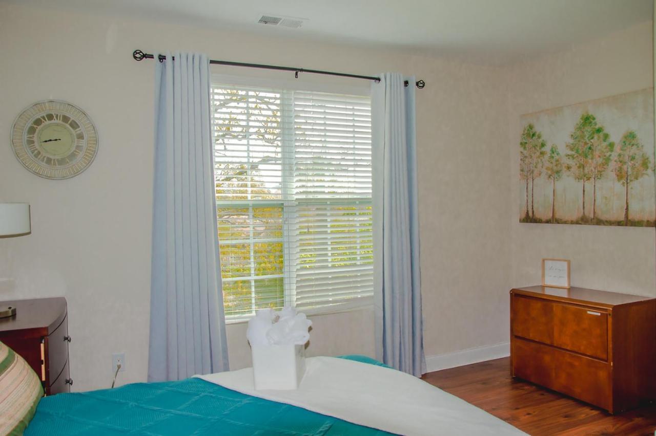 Serene Uptown 2br And 2ba Apartment