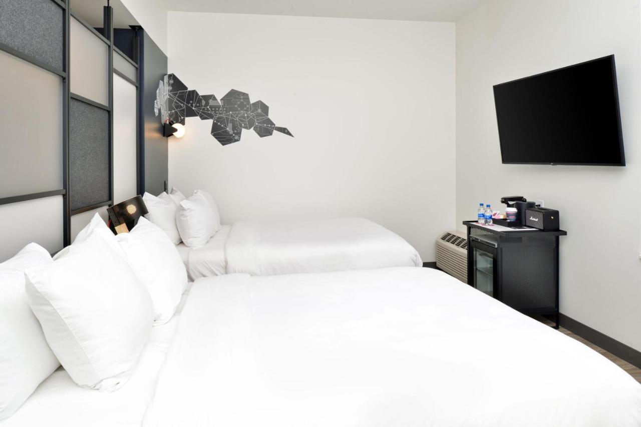 Aloft Airport 3*