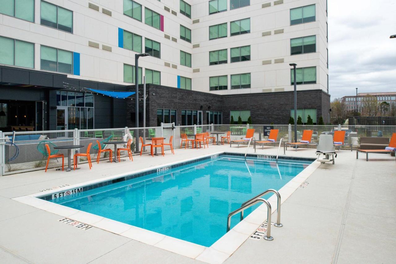 Aloft Airport 3*