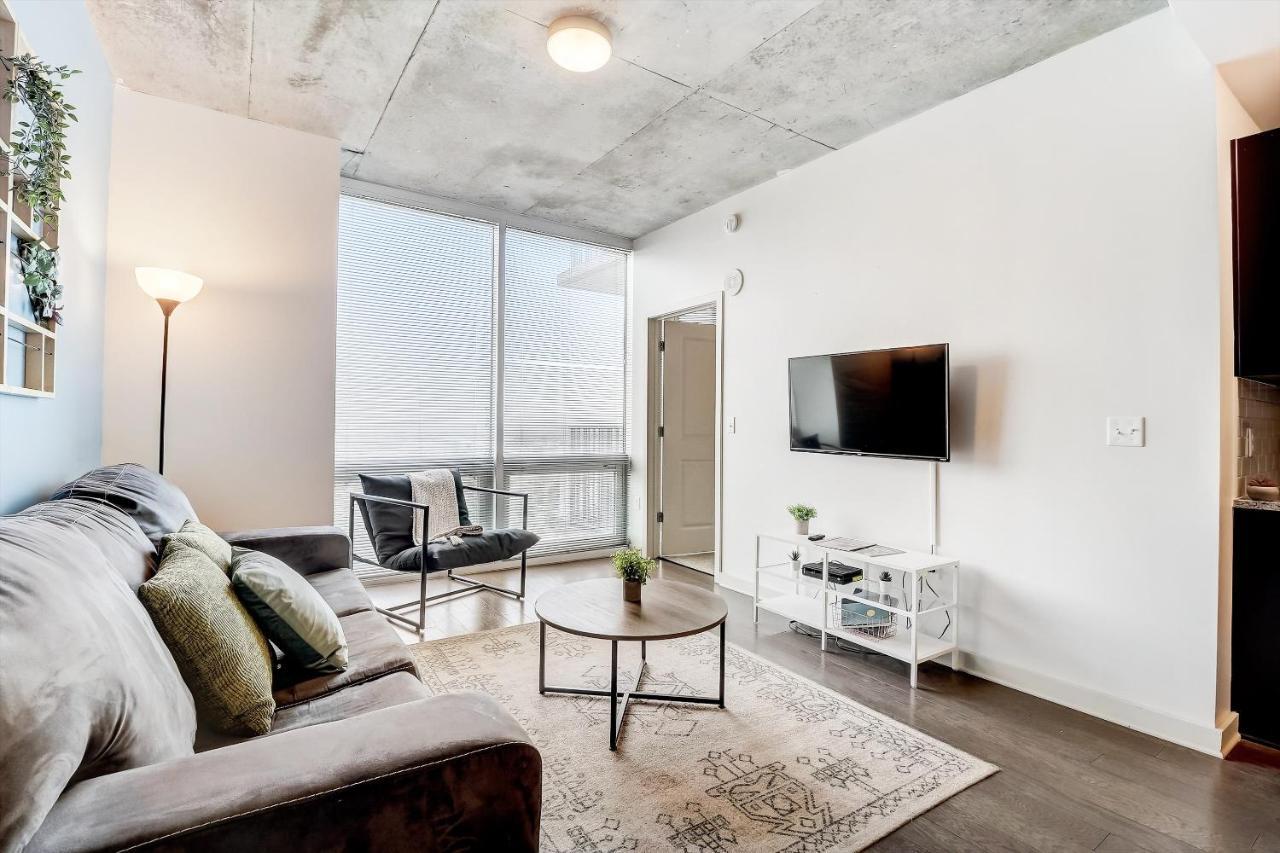 Frontdesk Skyhouse Apts Uptown * Charlotte
