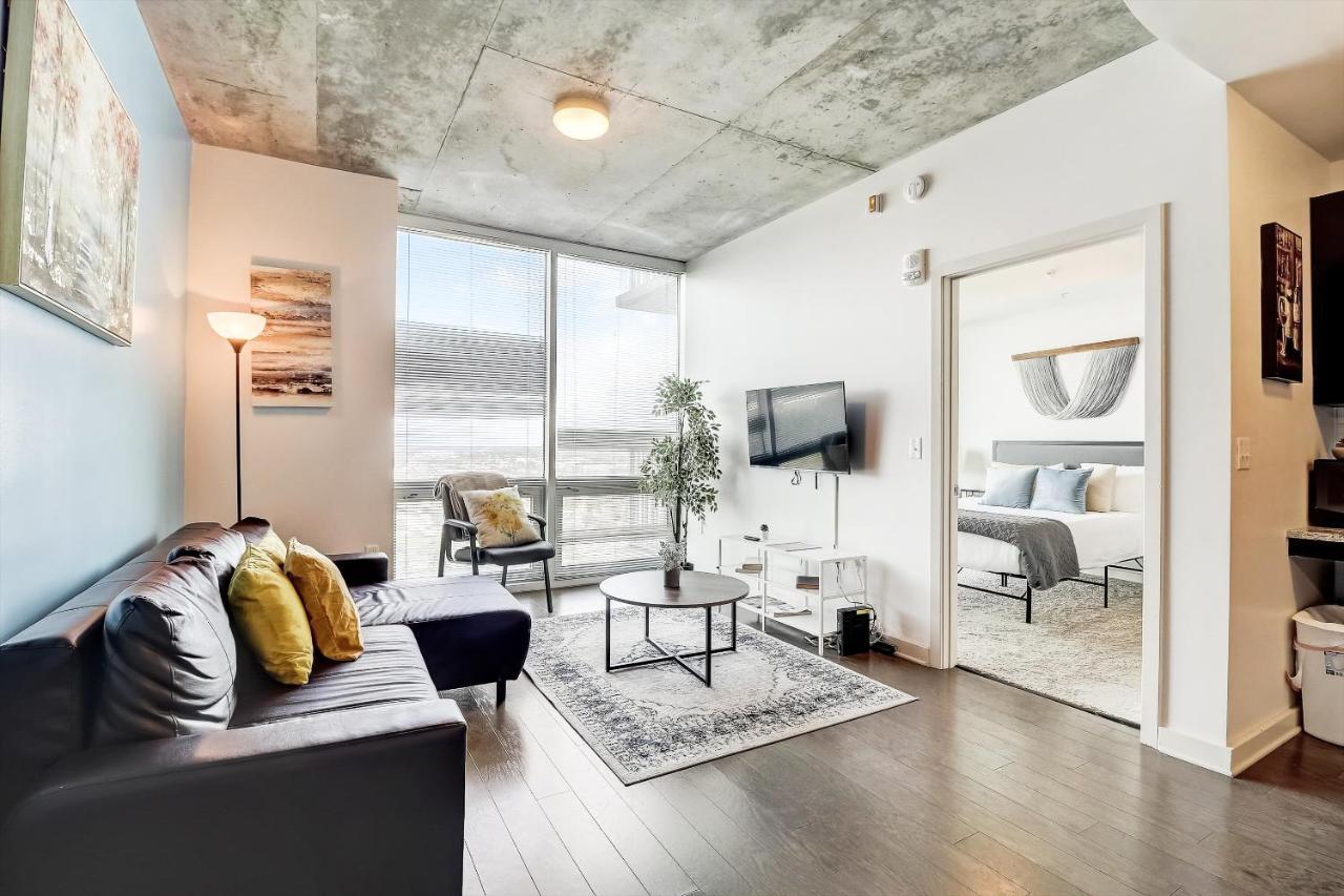 Frontdesk Skyhouse Apts Uptown Charlotte