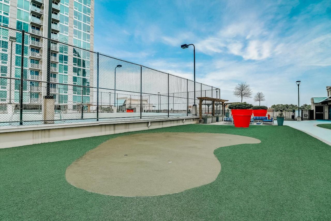 Frontdesk Skyhouse Apts Uptown *