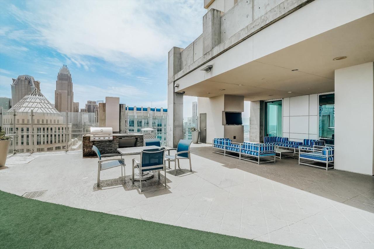 Frontdesk Skyhouse Apts Uptown * Charlotte