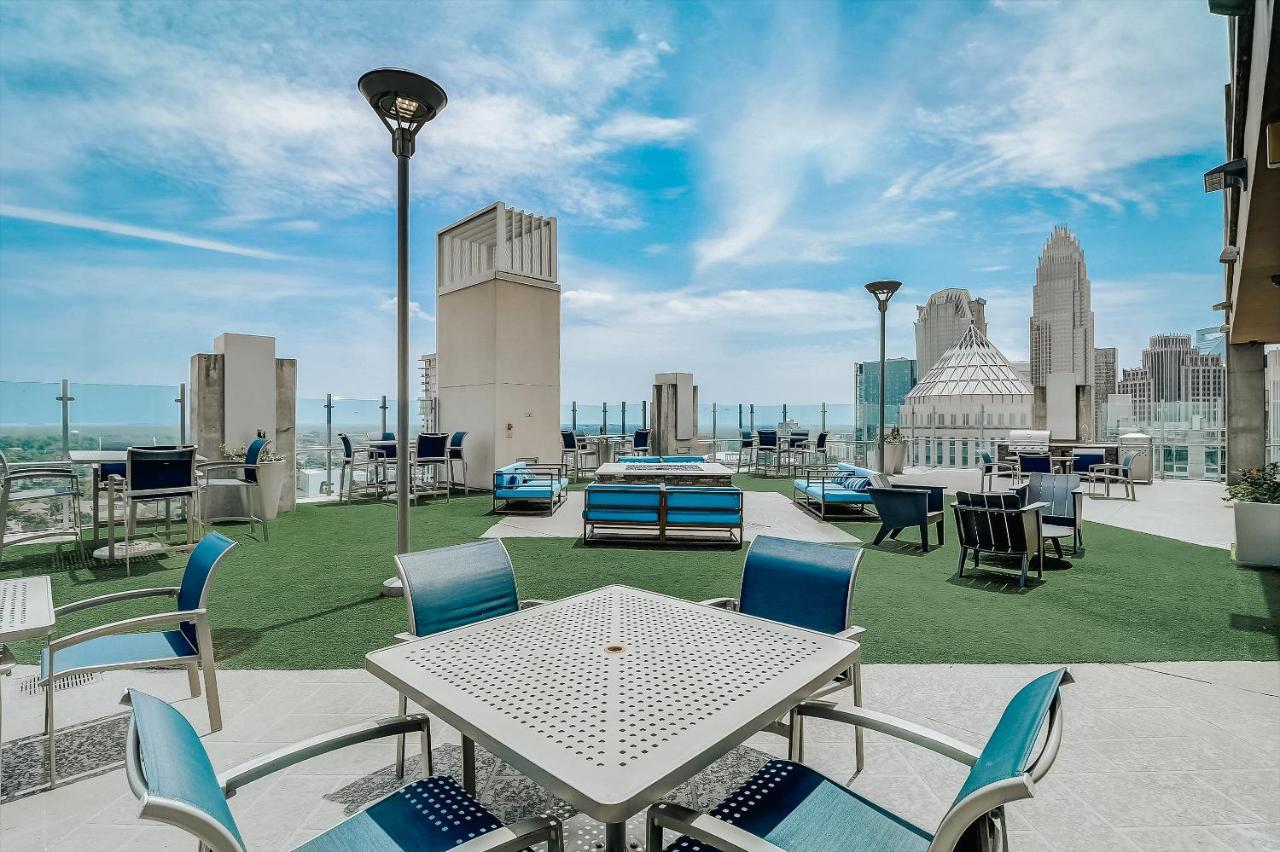 Apartment Frontdesk Skyhouse Apts Uptown Charlotte